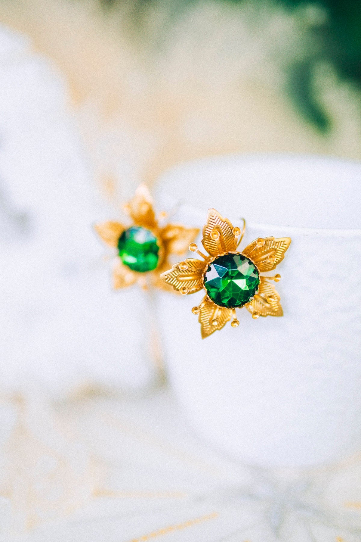 Flower earrings Festival earrings Gold boho earrings Summer earrings Flower jewellery Wedding accessories Green earrings Floral earrings