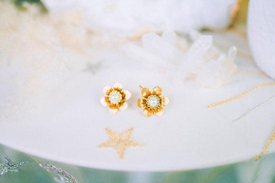 Flower earrings Festival earrings Gold earrings Summer earrings Flower jewellery Wedding accessories Beige earrings Bridal earrings Boho