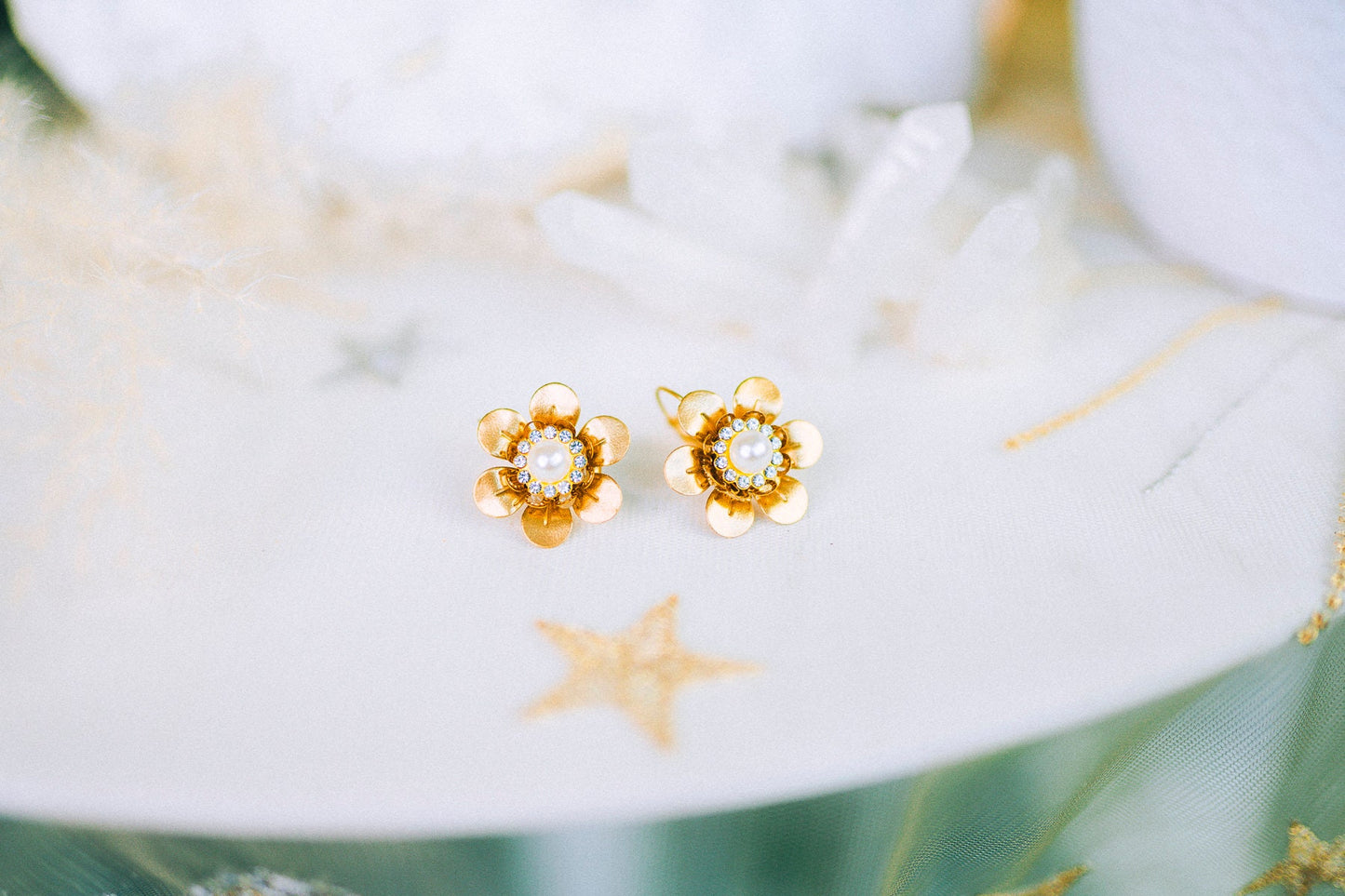 Flower earrings Festival earrings Gold earrings Summer earrings Flower jewellery Wedding accessories Beige earrings Bridal earrings Boho