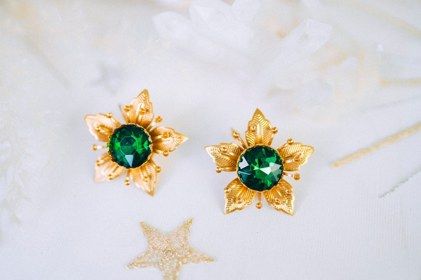 Flower earrings Festival earrings Gold boho earrings Summer earrings Flower jewellery Wedding accessories Green earrings Floral earrings