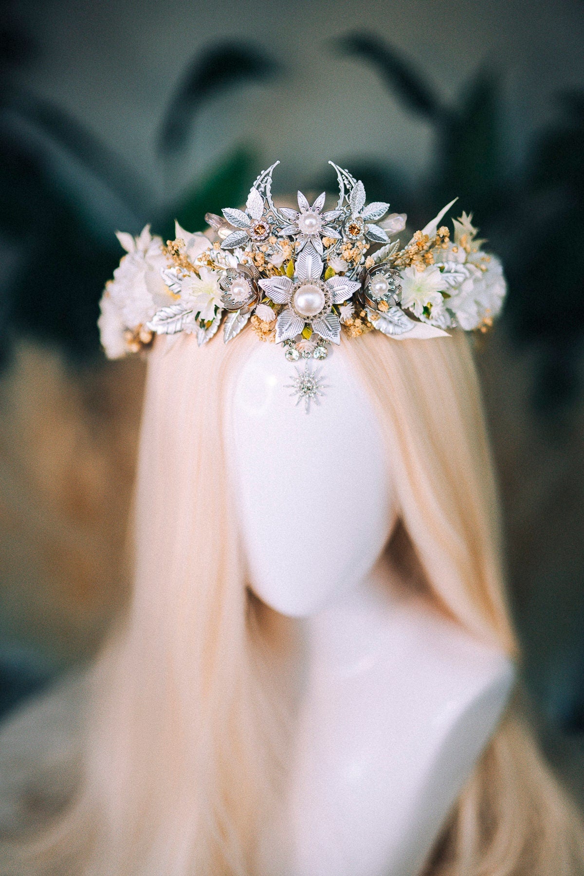 Celestial Bridal Tiara, Gold Wedding Crown, White Floral Headpiece, Goddess Halo Tiara, Boho Festival Tiara, Maternity Photoshoot Crown