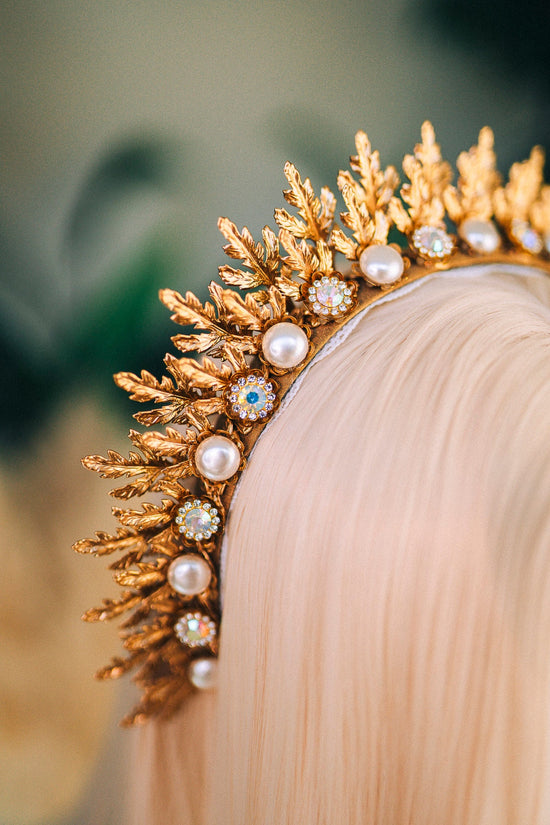 Golden Leaf, Pearl Crown, Wedding Tiara, Boho Bridal Headpiece, Handmade Gold Halo, Celestial Goddess Crown, Pearl Festival Crown