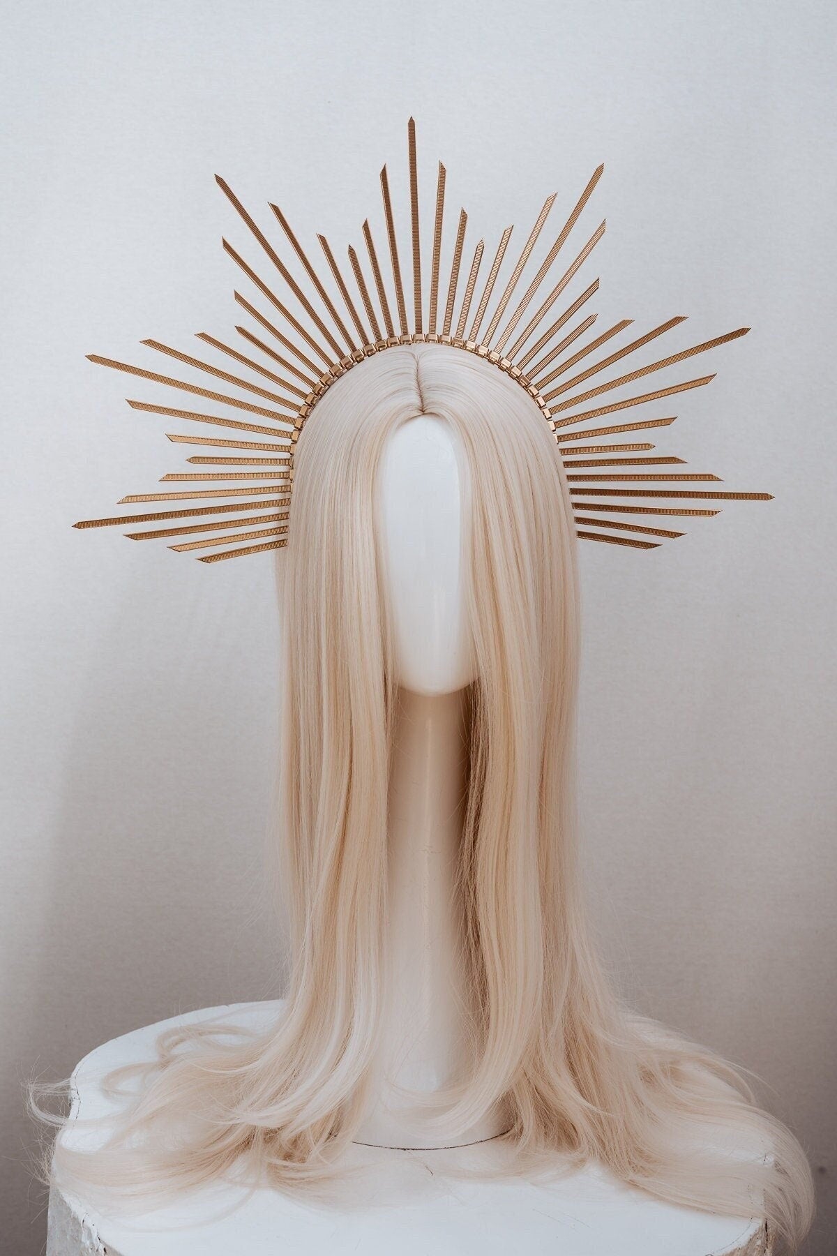 Gold Halo Crown, Sunburst Headpiece, Celestial Goddess Tiara, Festival Halo, Boho Wedding Crown, Statement Bridal Tiara, Handmade Headpiece