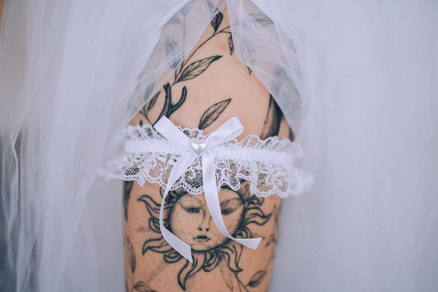 SALE Bride halo crown, Bride headband, Bride to be, Bachelorette party, Gold halo crown, Gold crown, Goddess crown, Wedding veil