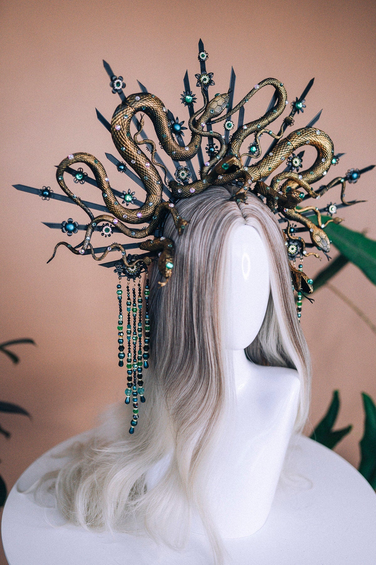 Medusa Crown, Snake Headpiece, Dark Goddess Tiara, Halloween Costume Halo, Serpent Headdress, Fantasy Look, Mythology Crown, Black Spikes