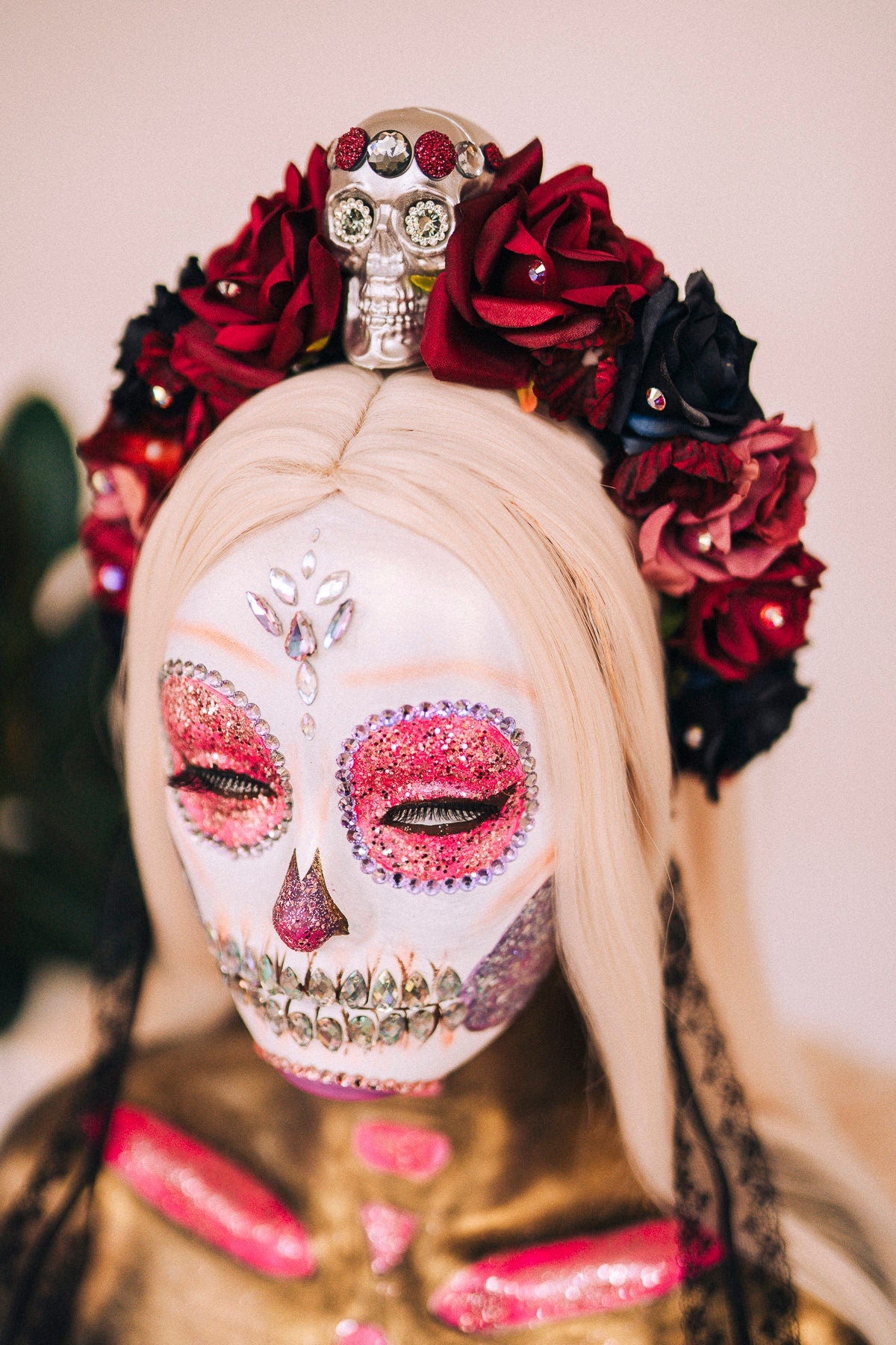 Skull Flower Crown, La Catrina, Día de los Muertos, Gothic Rose Headdress, Halloween Tiara, Red Black Floral Headpiece, Sugar Skull Halo