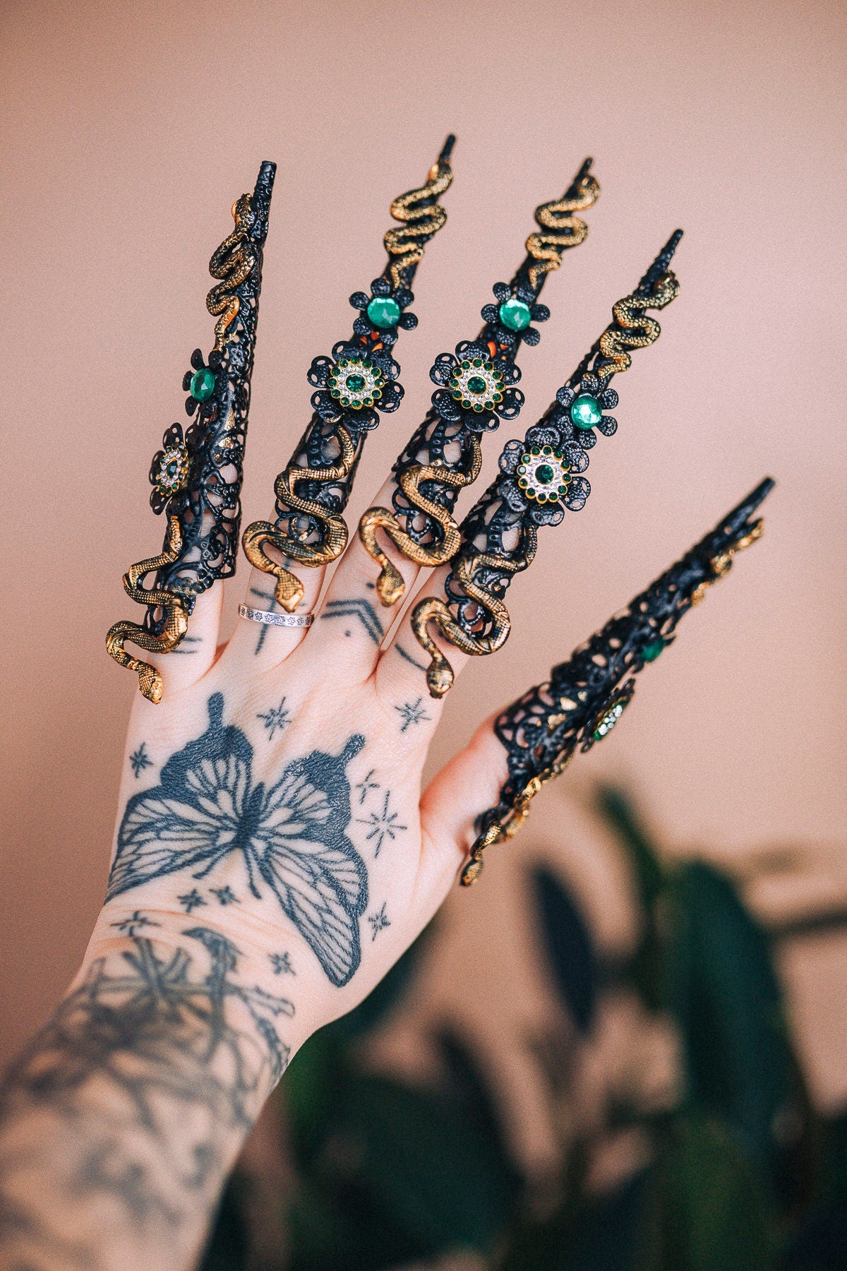 Medusa Crown, Snake Headpiece, Dark Goddess Tiara, Halloween Costume Halo, Serpent Headdress, Fantasy Look, Mythology Crown, Black Spikes