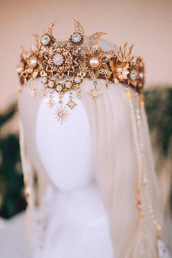 Celestial Goddess Crown, Boho Wedding Tiara, Gold Filigree Headpiece, Moon Sun Halo, Ethereal Festival Crown, Mystic Queen, Ritual Tiara