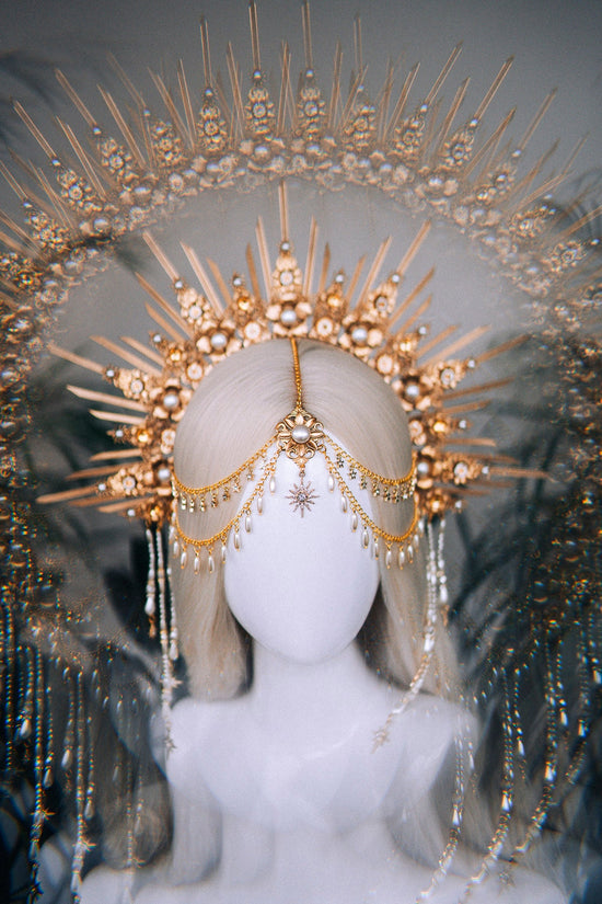 Gold halo crown, Bridal headpiece, Halo headpiece, Gold crown, Flower crown, Bridal crown, Wedding headpiece, Festival crown, Wedding crown