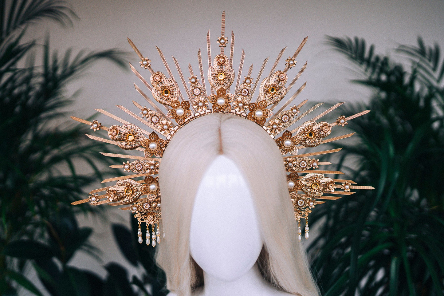 Gold halo crown, Bridal headpiece, Halo headpiece, Gold crown, Flower crown, Bridal crown, Wedding headpiece, Festival crown, Wedding crown