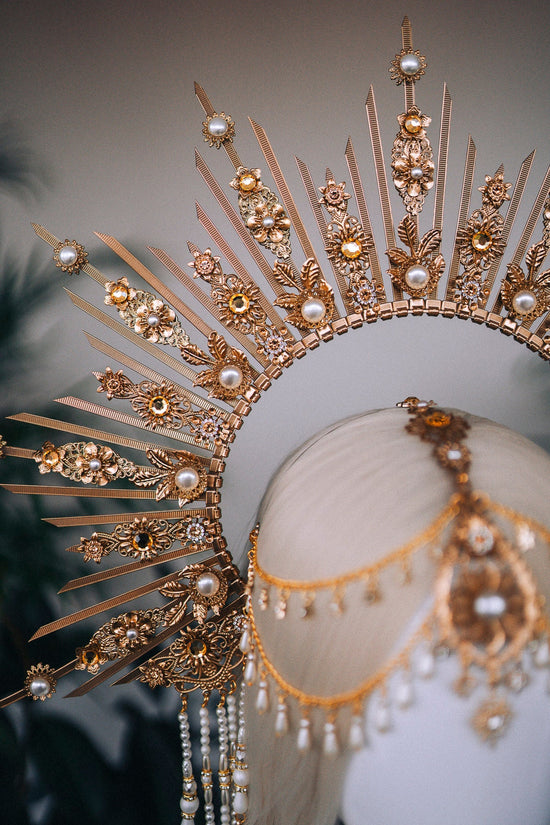 Gold halo crown, Bridal headpiece, Halo headpiece, Gold crown, Flower crown, Bridal crown, Wedding headpiece, Festival crown, Wedding crown