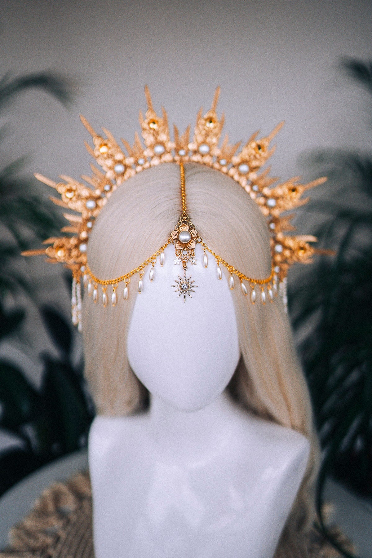 Gold halo crown, Bridal headpiece, Halo headpiece, Gold crown, Flower crown, Bridal crown, Wedding headpiece, Festival crown, Wedding crown