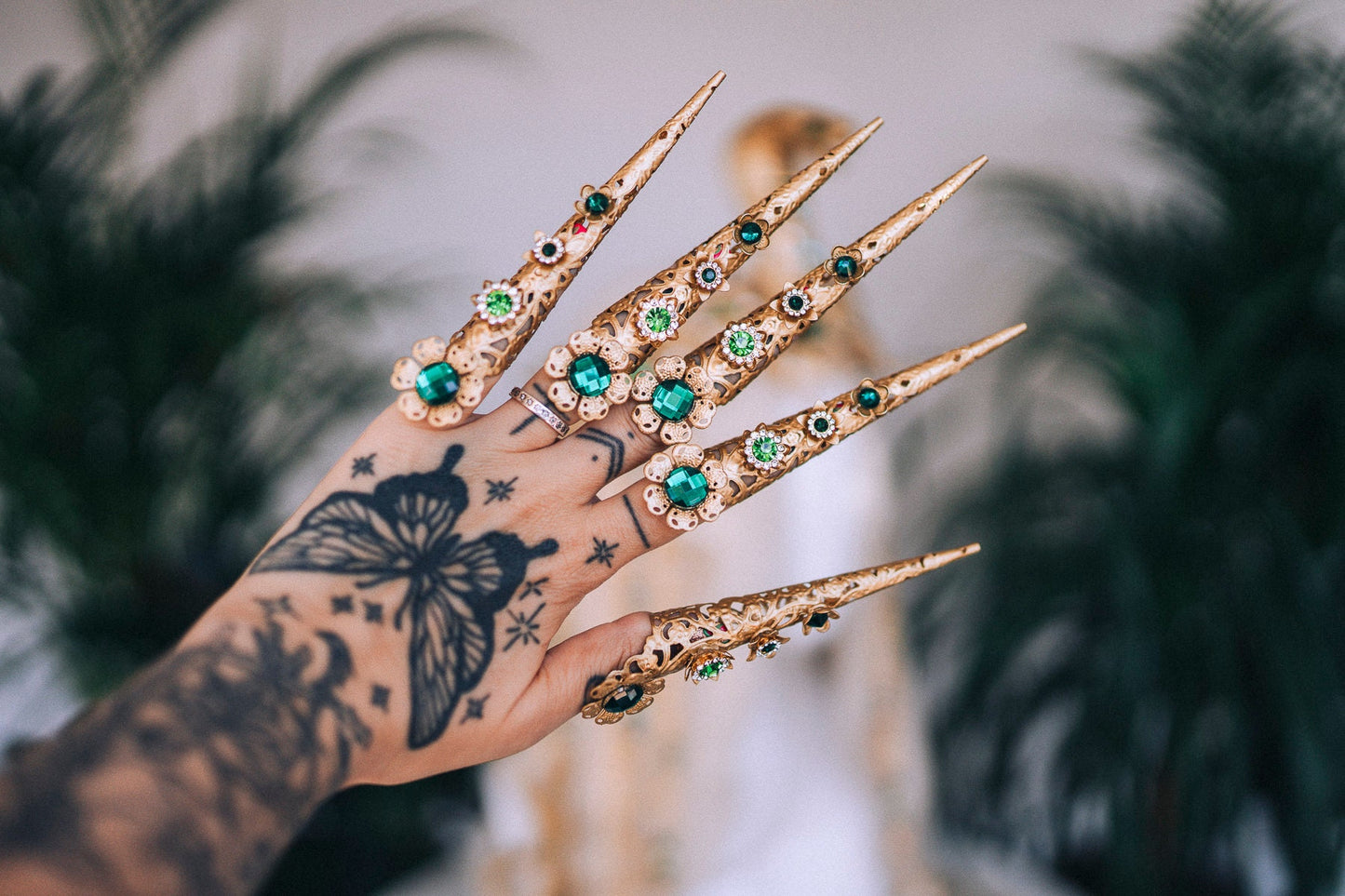 Gold Finger Claw 1 piece, Paw up, Halloween costume, Filigree Jewelry, Finger Jewelry, Medusa costume, Gothic, Medusa headpiece