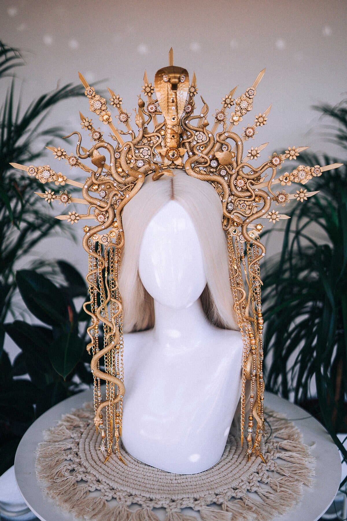 Gold Finger Claw 1 piece, Paw up, Halloween costume, Filigree Jewelry, Finger Jewelry, Medusa costume, Gothic, Medusa headpiece