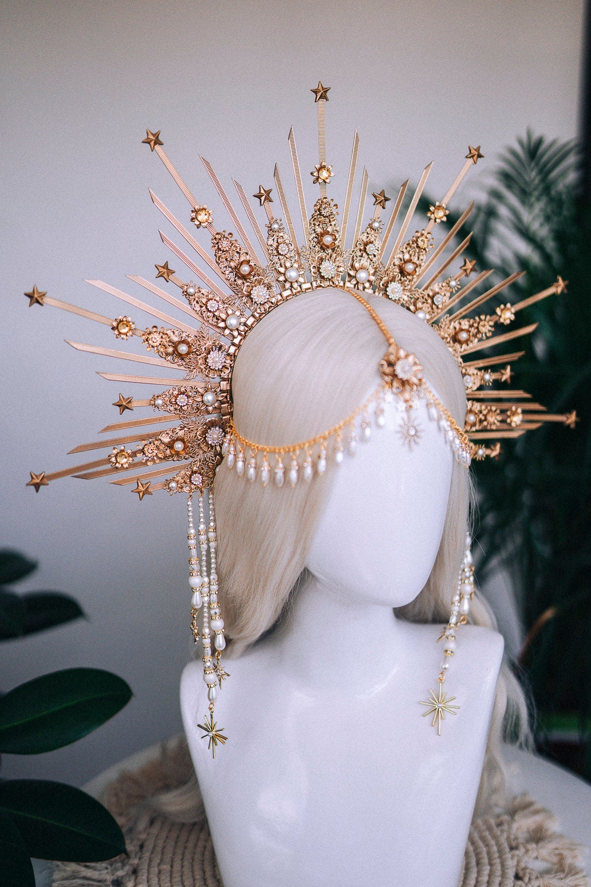 Celestial Halo Crown, Star and Pearl Bridal Tiara, Golden Festival Headpiece, Sun and Moon Crown, Goddess Crown for Weddings and Ceremonies