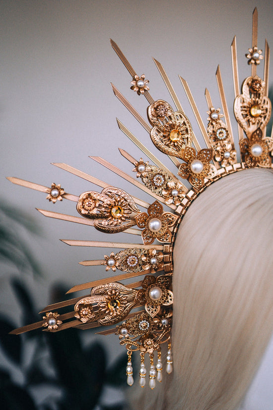 Gold halo crown, Bridal headpiece, Halo headpiece, Gold crown, Flower crown, Bridal crown, Wedding headpiece, Festival crown, Wedding crown