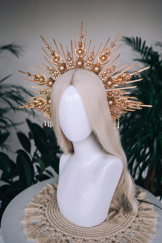 Gold halo crown, Bridal headpiece, Halo headpiece, Gold crown, Flower crown, Bridal crown, Wedding headpiece, Festival crown, Wedding crown