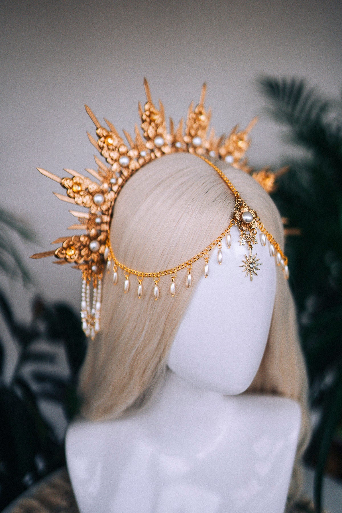 Gold halo crown, Bridal headpiece, Halo headpiece, Gold crown, Flower crown, Bridal crown, Wedding headpiece, Festival crown, Wedding crown