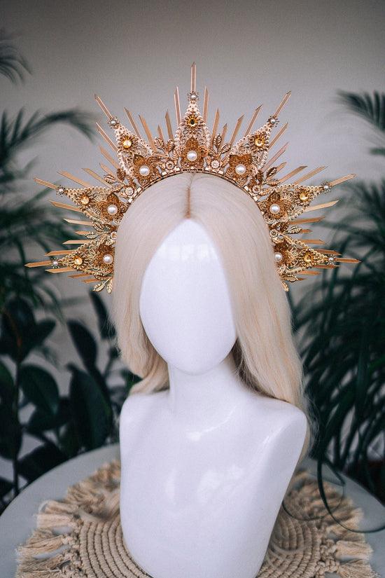 Goddess Wedding Crown, Celestial Bridal Tiara, Golden Festival Headpiece, Boho Goddess Crown, Sunburst Crown for Maternity Photoshoot