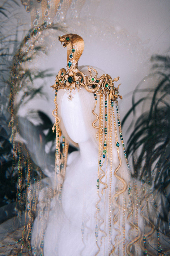 Medusa Snake Crown, Gold Headpiece, Festival Snake Tiara, Emerald Crown, Medusa Costume, Mythical Goddess Halo, Halloween Queen Crown