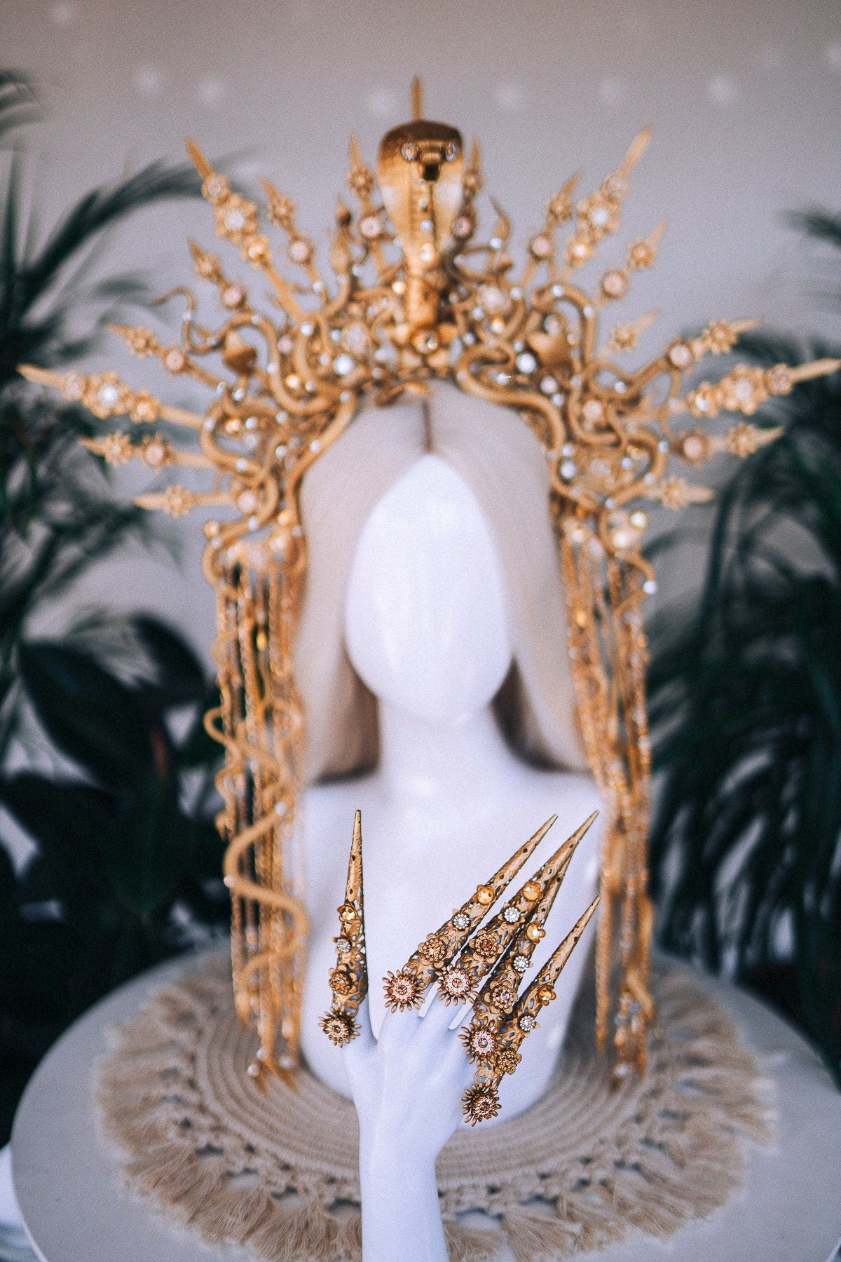 Gold Finger Claw 1 piece, Paw up, Halloween costume, Filigree Jewelry, Finger Jewelry, Medusa costume, Gothic, Medusa headpiece