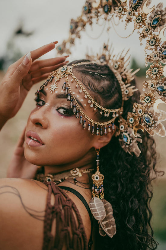 Peacock Halo Crown, Golden Shaman Headpiece, Tribal Goddess Headdress, Boho Festival Costume, Exotic Feather Statement Crown
