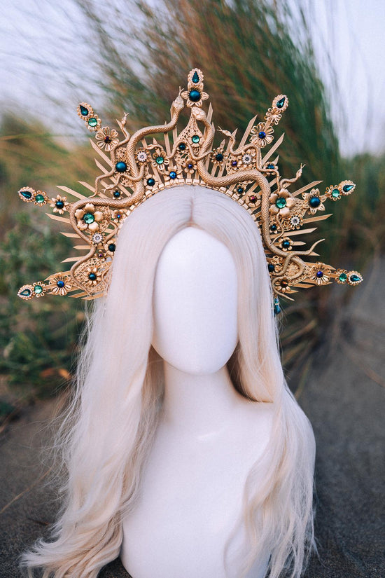 Medusa Halo Crown, Gold Snake Headpiece, Goddess Tiara, Emerald Serpent Crown, Halloween Costume Halo, Mythology Look, Fantasy Headdress
