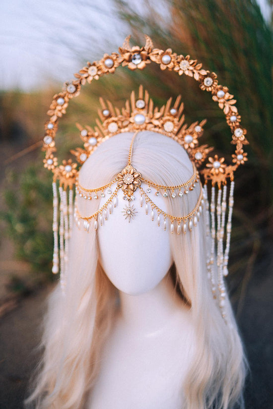 Gold halo crown, Bridal headpiece, Halo headpiece, Gold crown, Flower crown, Bridal crown, Wedding headpiece, Festival crown, Wedding crown