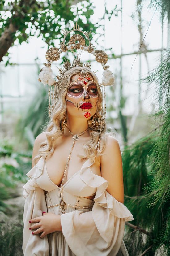La Catrina White Gold Flower Crown, Día De Los Muertos, Bridal Halo, Mexican Headpiece, Sugar Skull, Festival Tiara, Handmade Costume