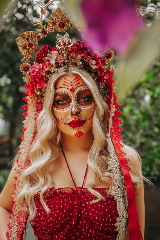 La Catrina Halo Crown, Gold Skull Crown, Red Rose Headdress, Day of the Dead Tiara, Floral Headpiece, Halloween Costume Accessory
