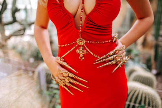 La Catrina Halo Crown, Gold Headpiece, Red Rose Crown, Skull Headdress, Día de Muertos Crown, Festival Accessory, Halloween Costume