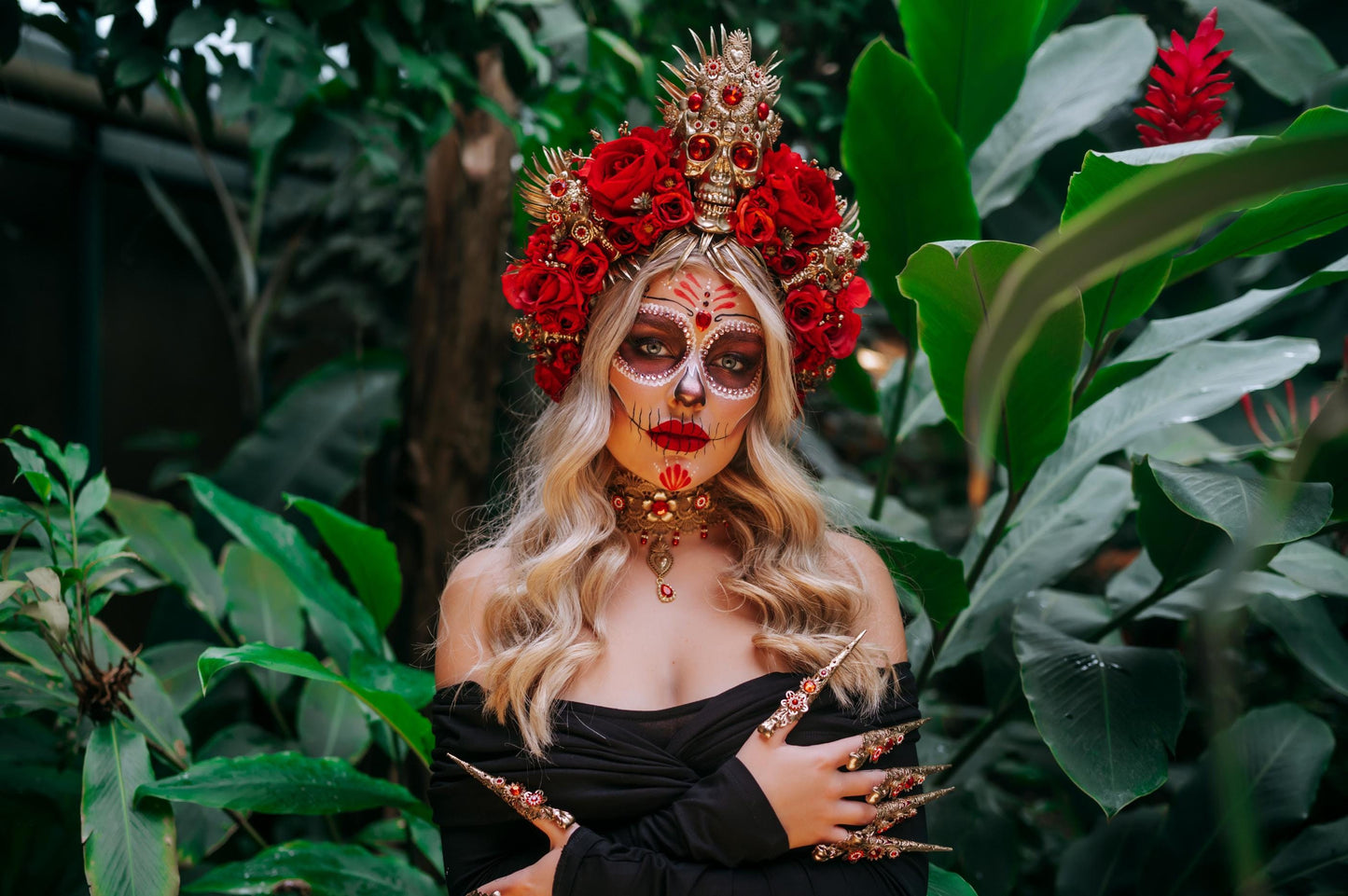 La Catrina Halo Crown, Red Flower Crown, Skull Headpiece, Gothic Headpiece, Mexican Headdress, Handmade Festival Crown,Day of the Dead Tiara
