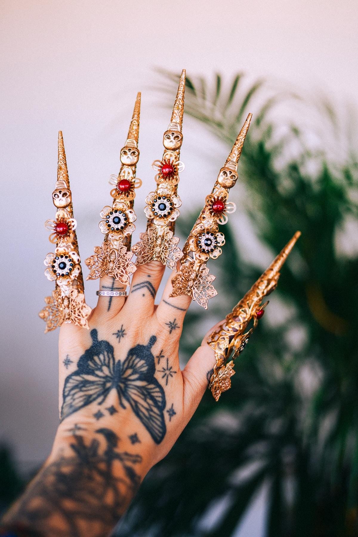Golden Skull, Finger Claws, La Catrina, Gothic, Halloween, Gold, Filigree, Hand Jewelry, Statement, Festival, Luxury, Baroque, Skeleton