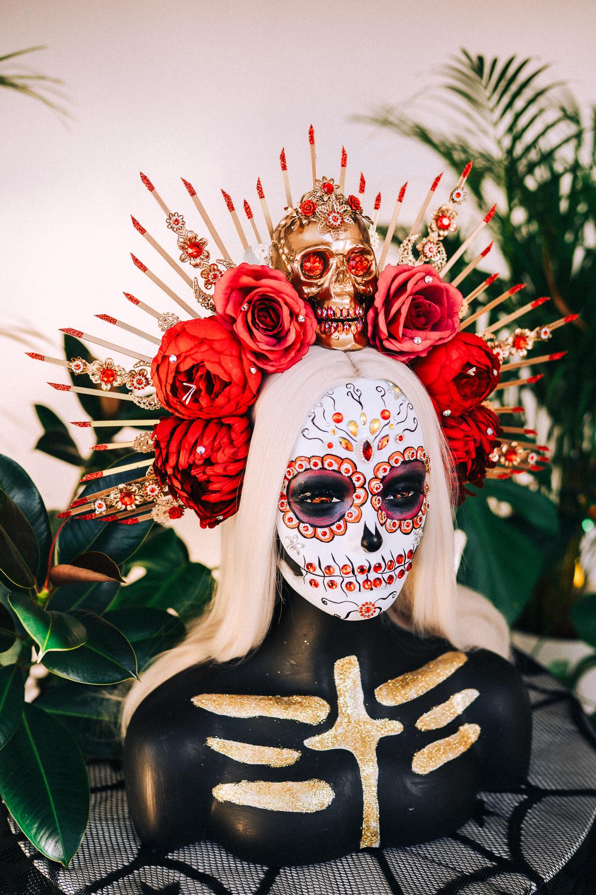 La Catrina Halo, Day of the Dead Crown, Skull Headdress, Red Rose Tiara, Sugar Skull Halo, Gold Headpiece,Halloween Crown,Dia de los Muertos