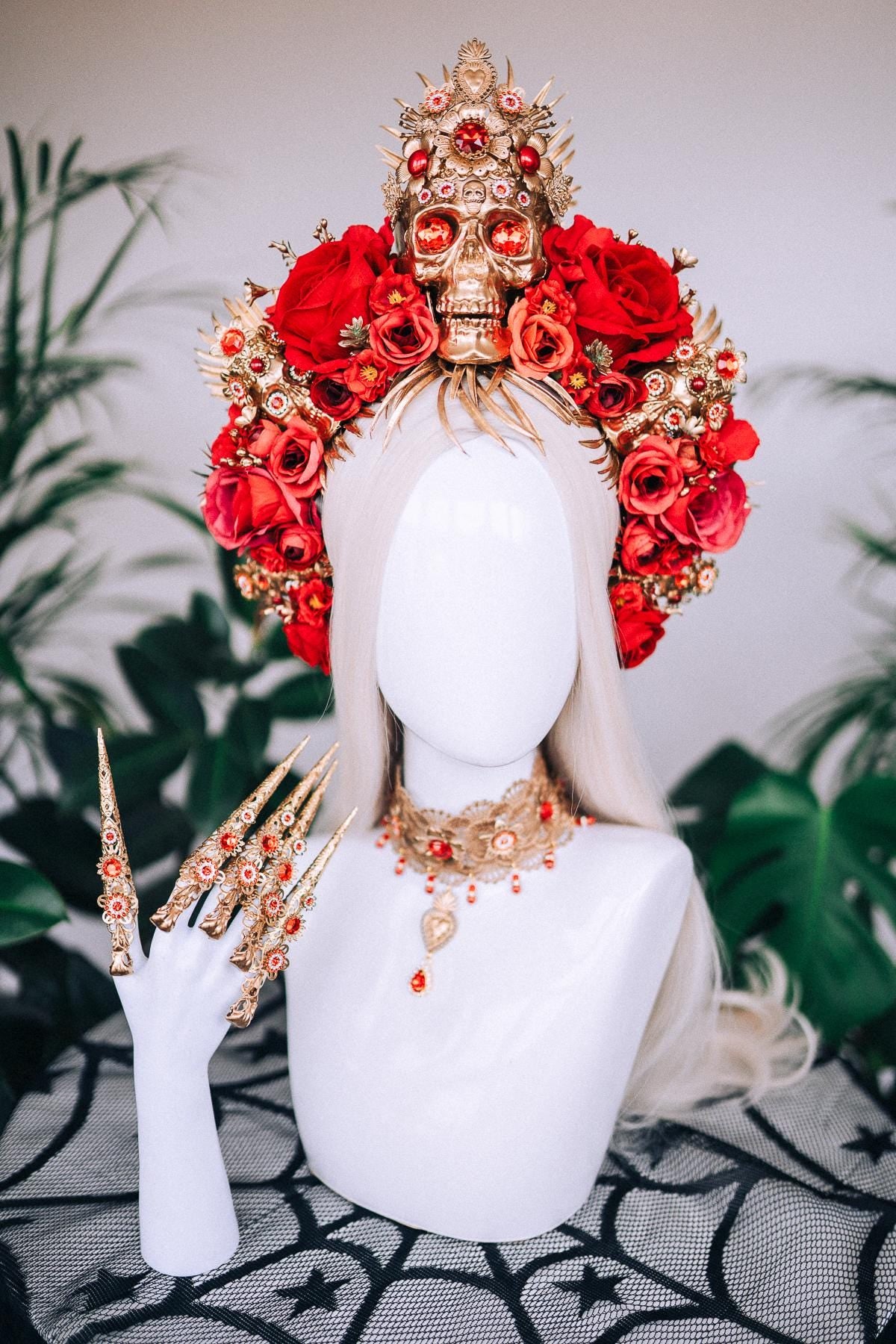 La Catrina Choker, Skull Necklace, Red Beaded Choker, Día de los Muertos Jewelry, Gothic Statement Necklace, Mexican Festival Accessory