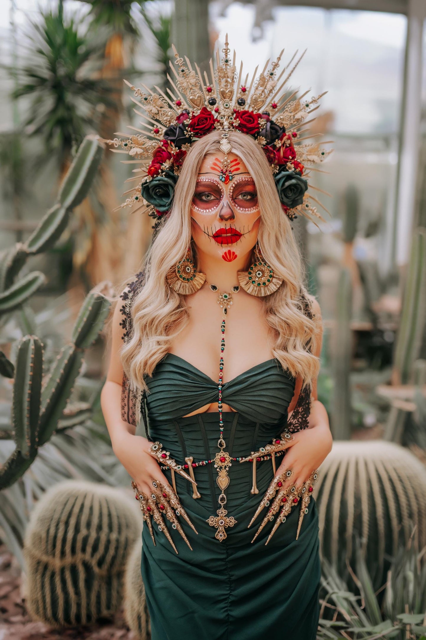 La Catrina Gold Halo Crown, Flower Crown, Red Roses, Emerald Roses, Día De Los Muertos, Sugar Skull Headdress, Festival Headpiece, Mexican