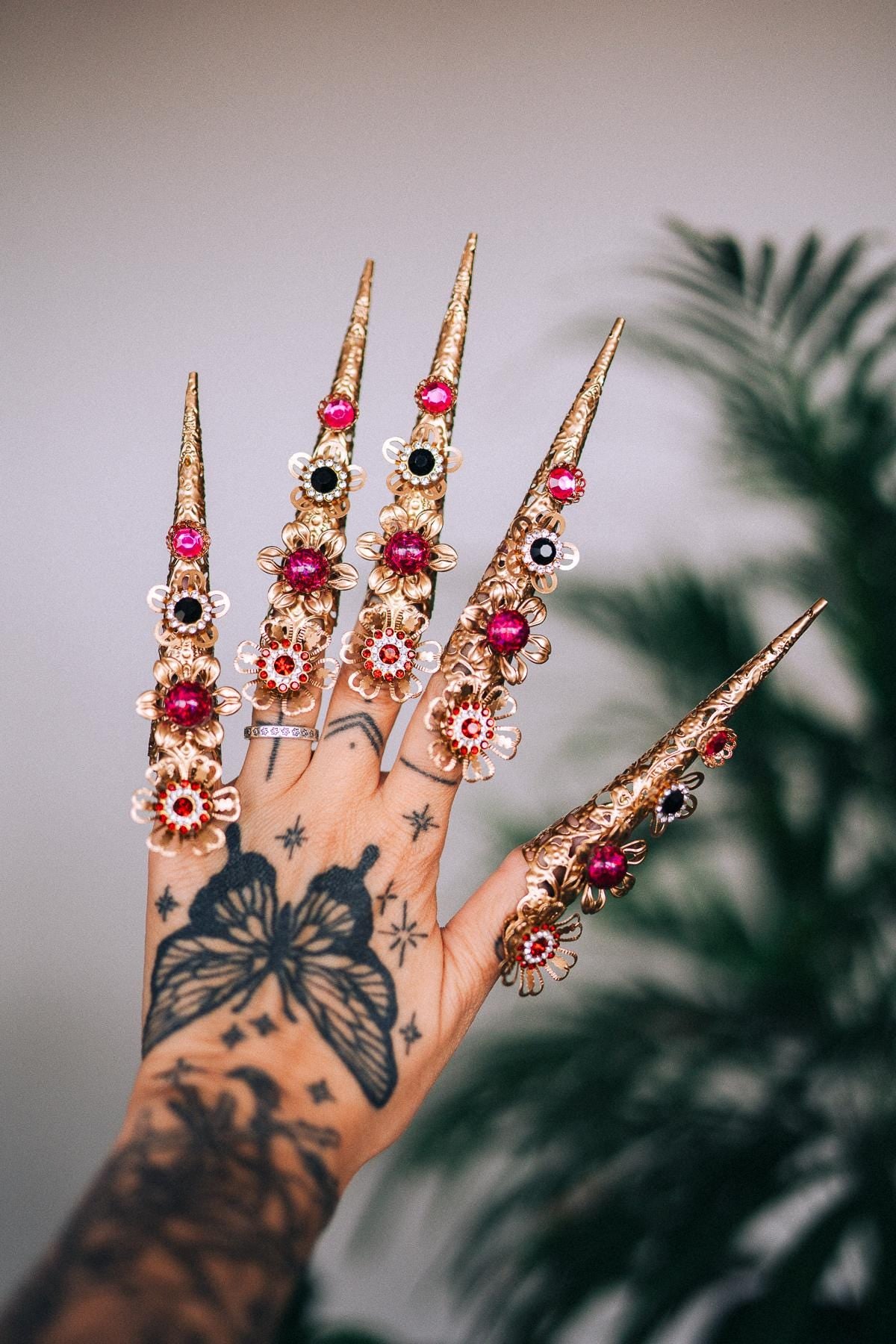 La Catrina Finger Claws, Gold Filigree Rings, Statement Nail Jewelry, Gothic Claw Rings, Festival Hand Accessories, Day of the Dead