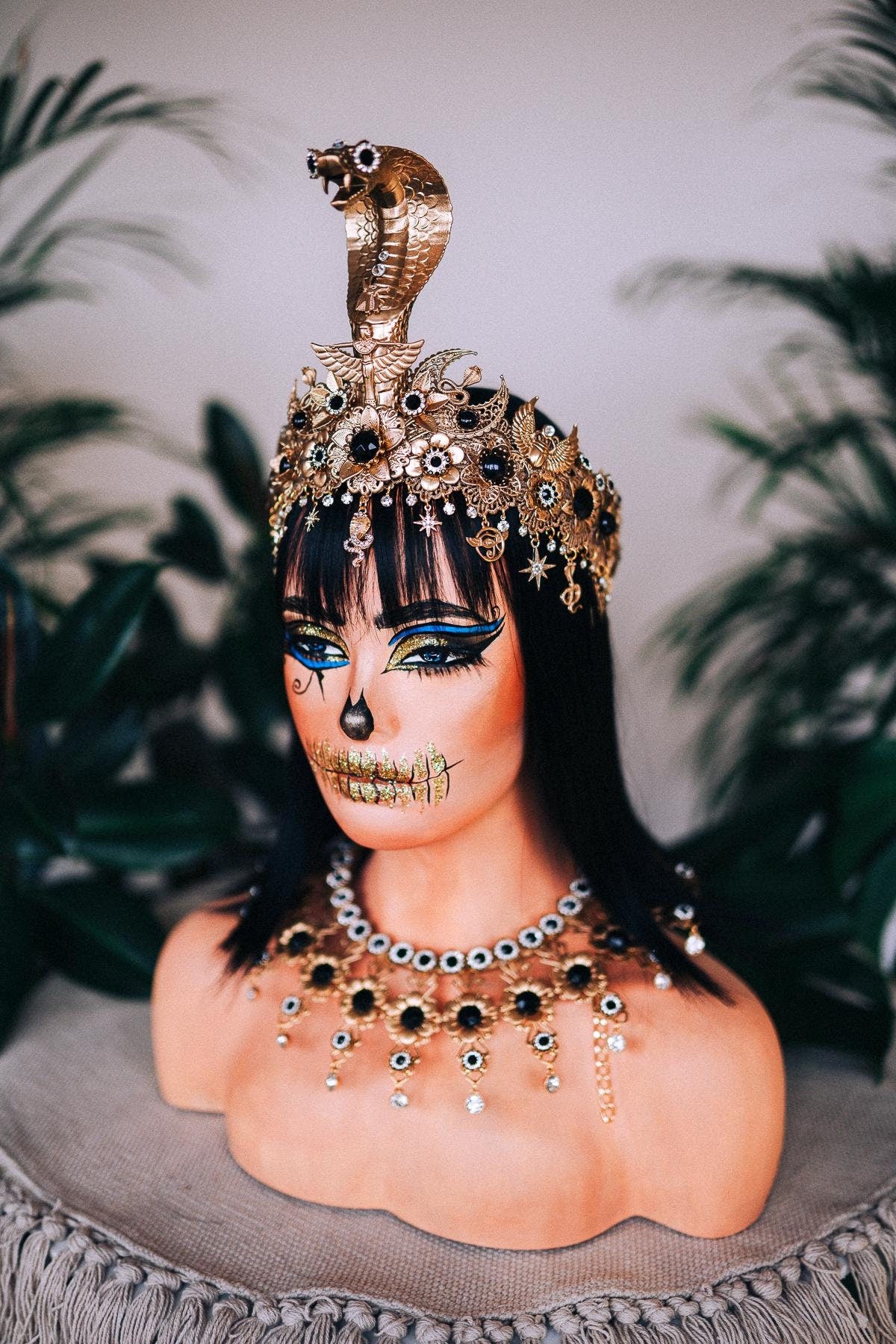 Gold Cleopatra crown and necklace