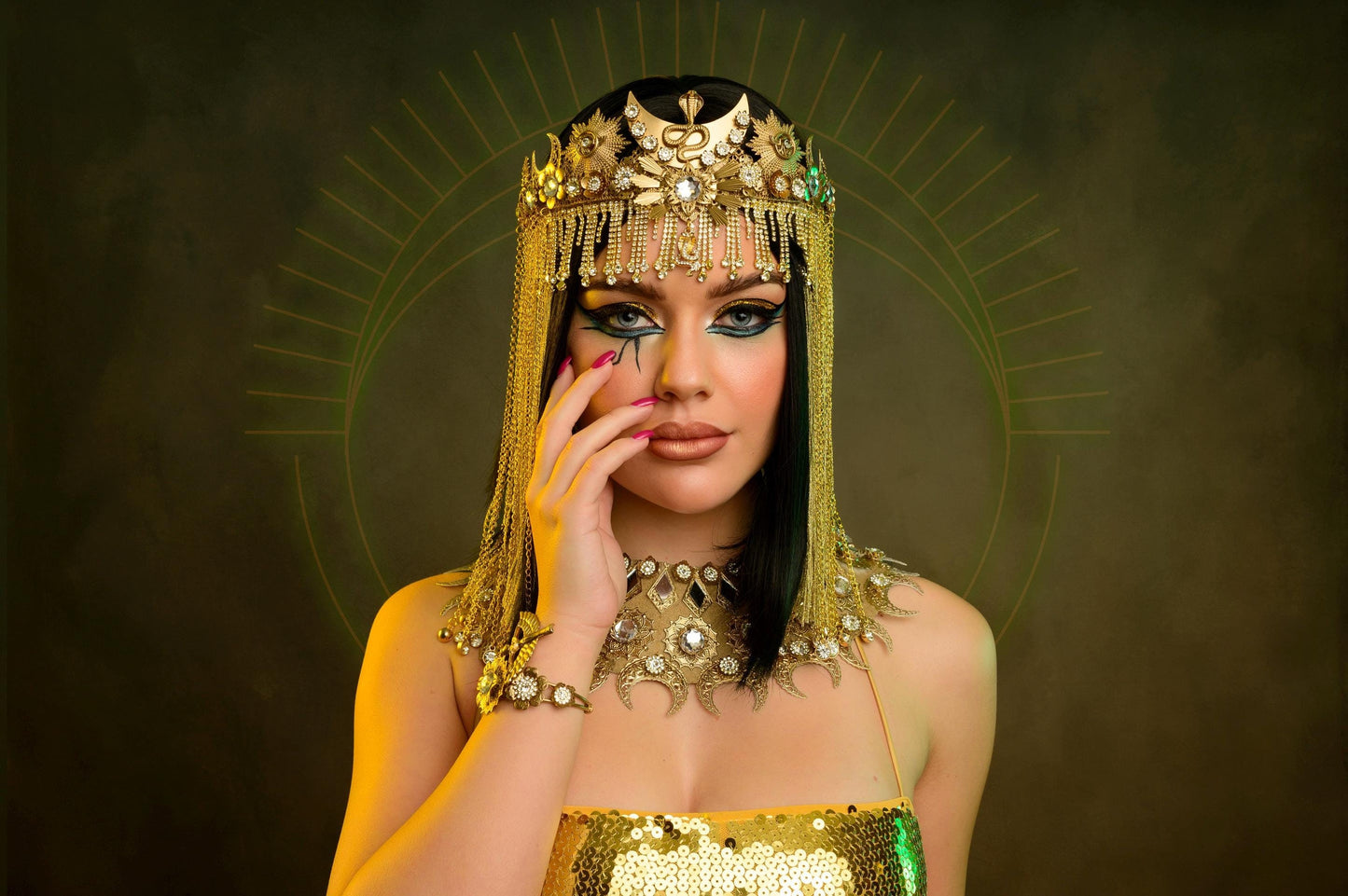 Gold Cleopatra crown and necklace