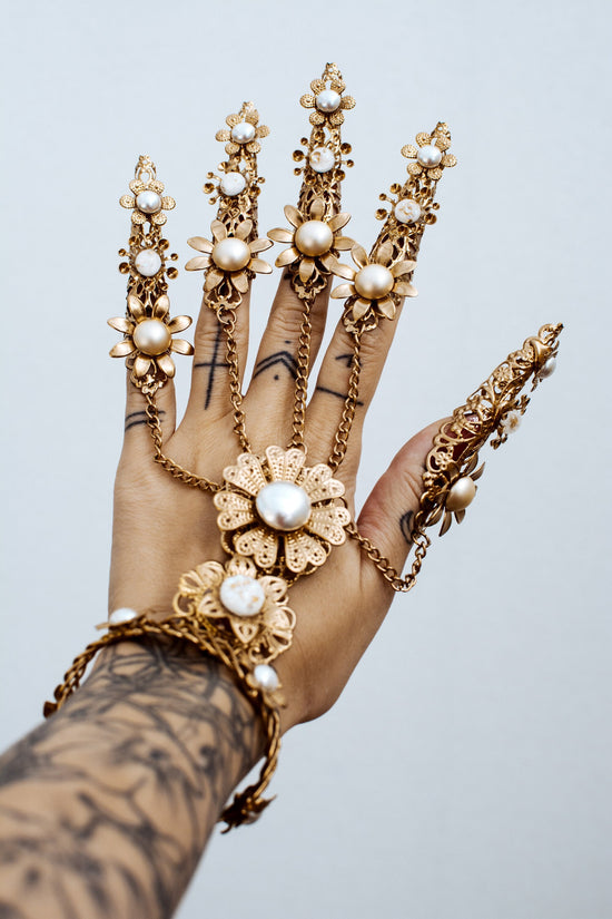 Gold Fingers Jewellery, Gold Bracelet, Nails Jewellery, Halloween, Filigree Jewellery, Gold Fingers, Sugar skull, Photoprops, Finger Claws