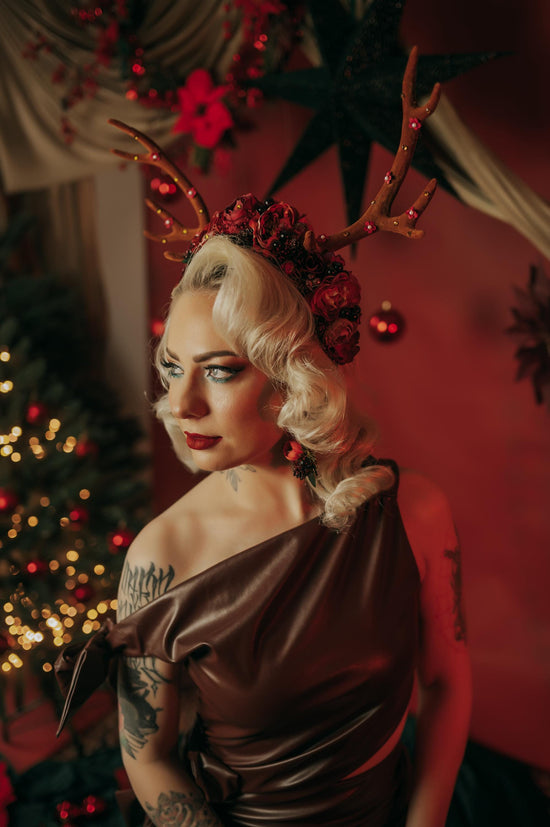 Red Christmas party earrings, Winter photo pops, Romantic flower earrings, Flower earrings, Wedding jewelry, Bridal earrings, Winter photo