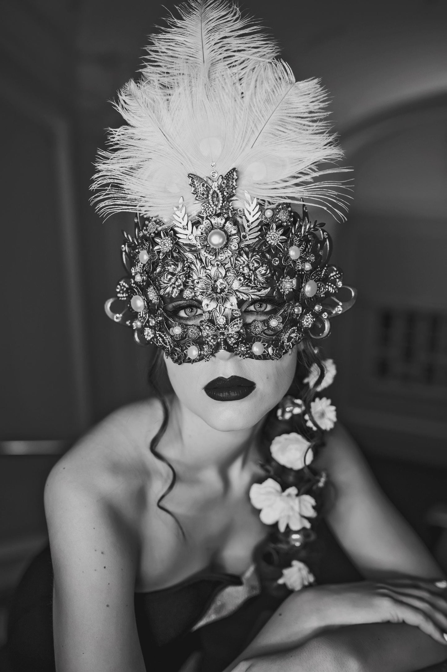 Gold Venetian Mask, Feather Pearl Masquerade Mask, Elegant Carnival Mask, Wedding Mask, Venetian Style Ball Mask, Luxury Party Accessory