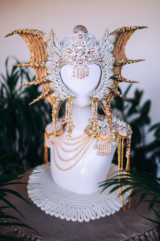 Mermaid Seashell Mask, Pearl Costume Mask, Festival Headpiece, Showgirl Carnival Mask, Gold Masquerade Mask, Boho Mermaid Accessories