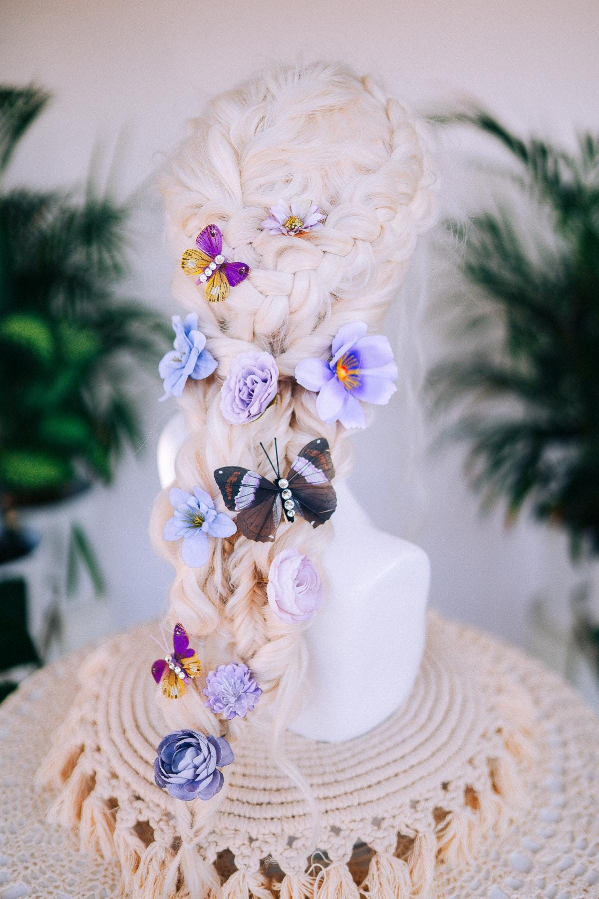 Butterfly Halo Crown, Elegant Headdress with Gold Details, Crystals, and Butterflies for Masquerade Balls, Weddings, Costume Events