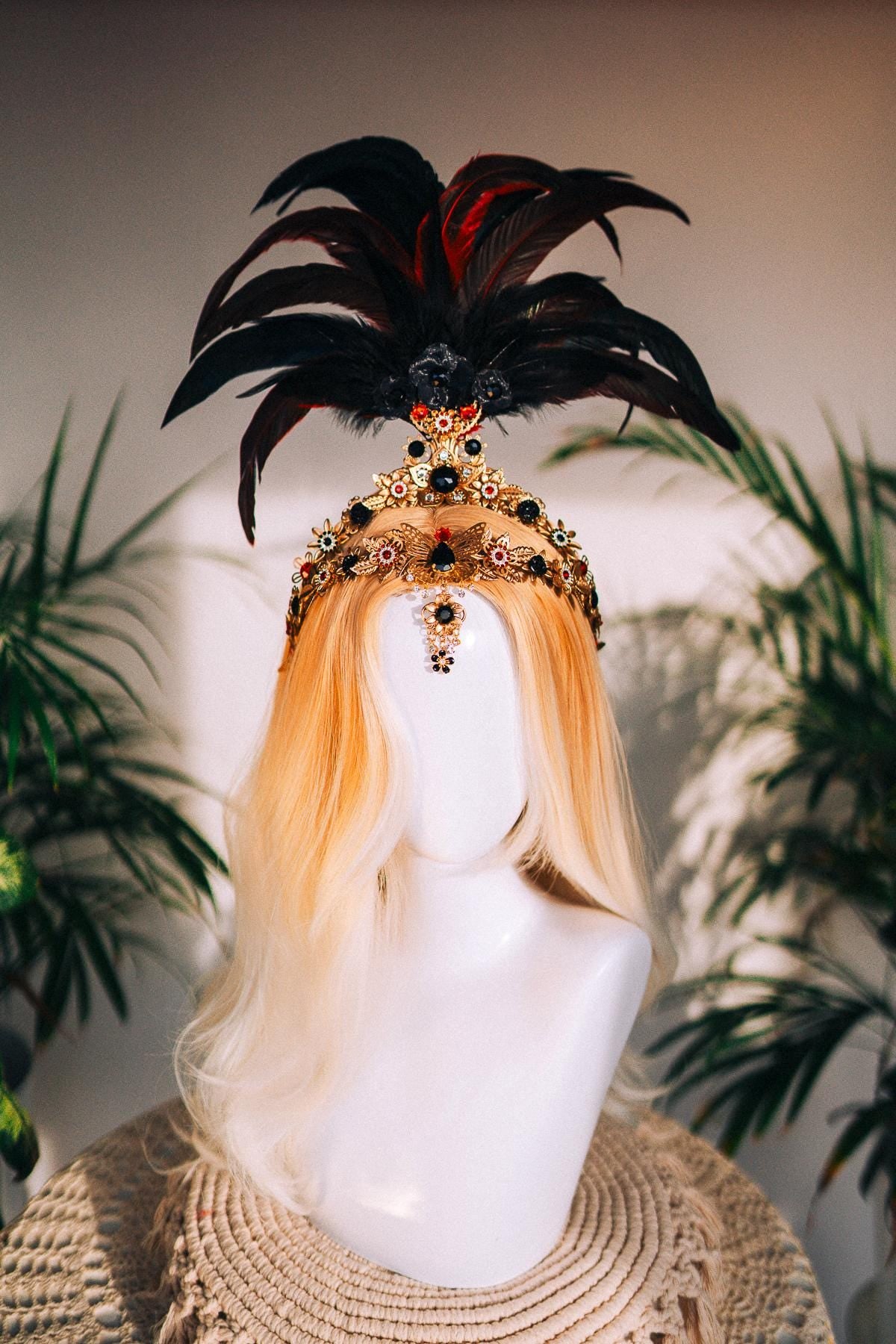 Venetian Masquerade Mask, Luxury Feather Mask, Elegant Carnival Mask for Balls, Mardi Gras, Festivals, Venetian Parties & Costume Events