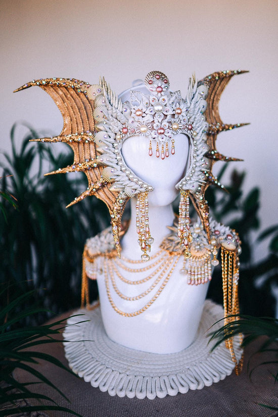 Mermaid Seashell Mask, Pearl Costume Mask, Festival Headpiece, Showgirl Carnival Mask, Gold Masquerade Mask, Boho Mermaid Accessories