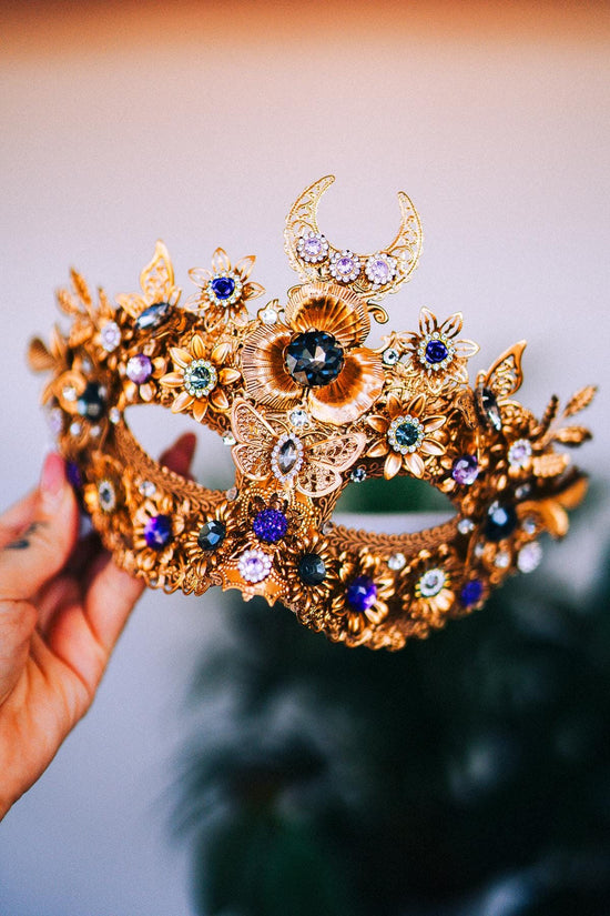 Butterfly Halo Crown, Elegant Headdress with Gold Details, Crystals, and Butterflies for Masquerade Balls, Weddings, Costume Events