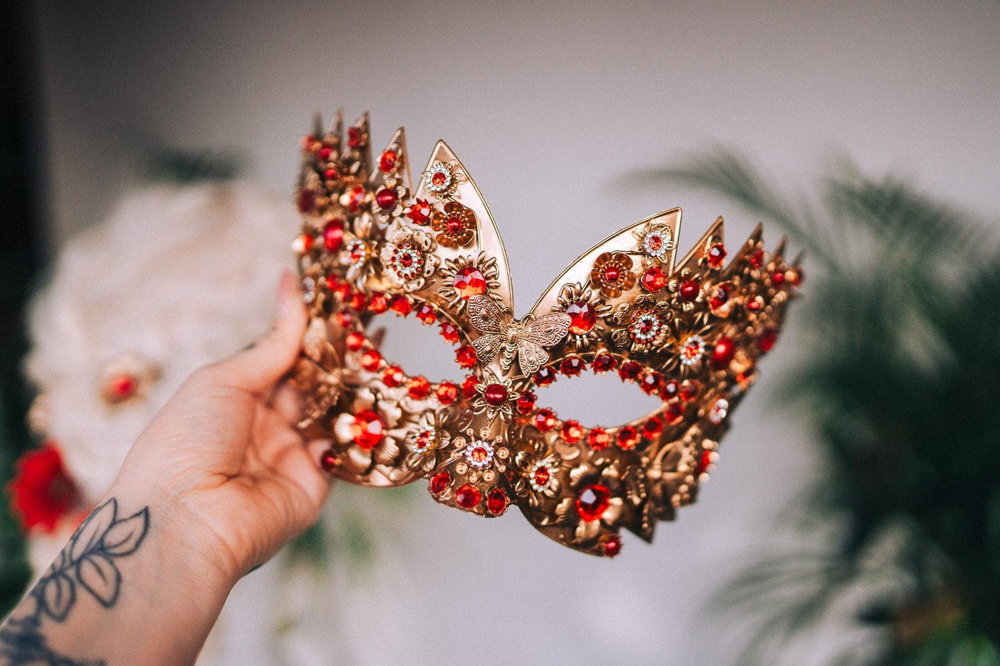 Venetian Gold Masquerade Mask, Luxury Mask with Red Crystals, Elegant Carnival Accessory for Balls, Festivals, Costume Events, Venetian mask