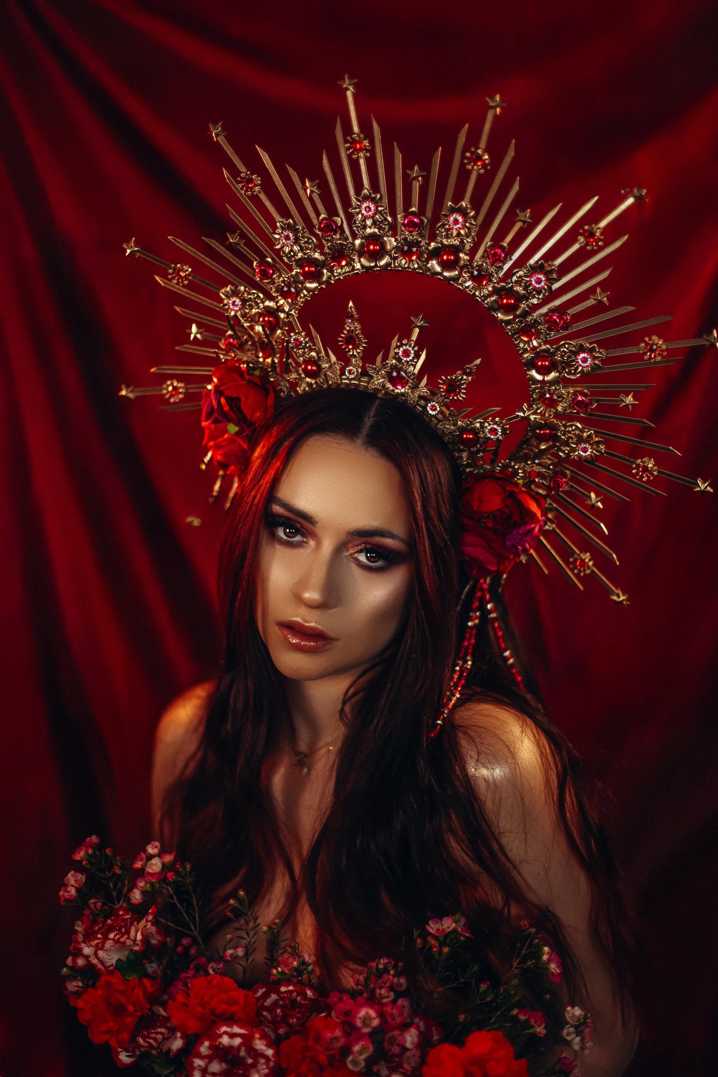 La Catrina Halo Crown, Dia De Los Muertos, Skull Tiara, Gothic Headpiece, Red Rose Crown, Festival Costume, Halloween Tiara,Floral Headdress