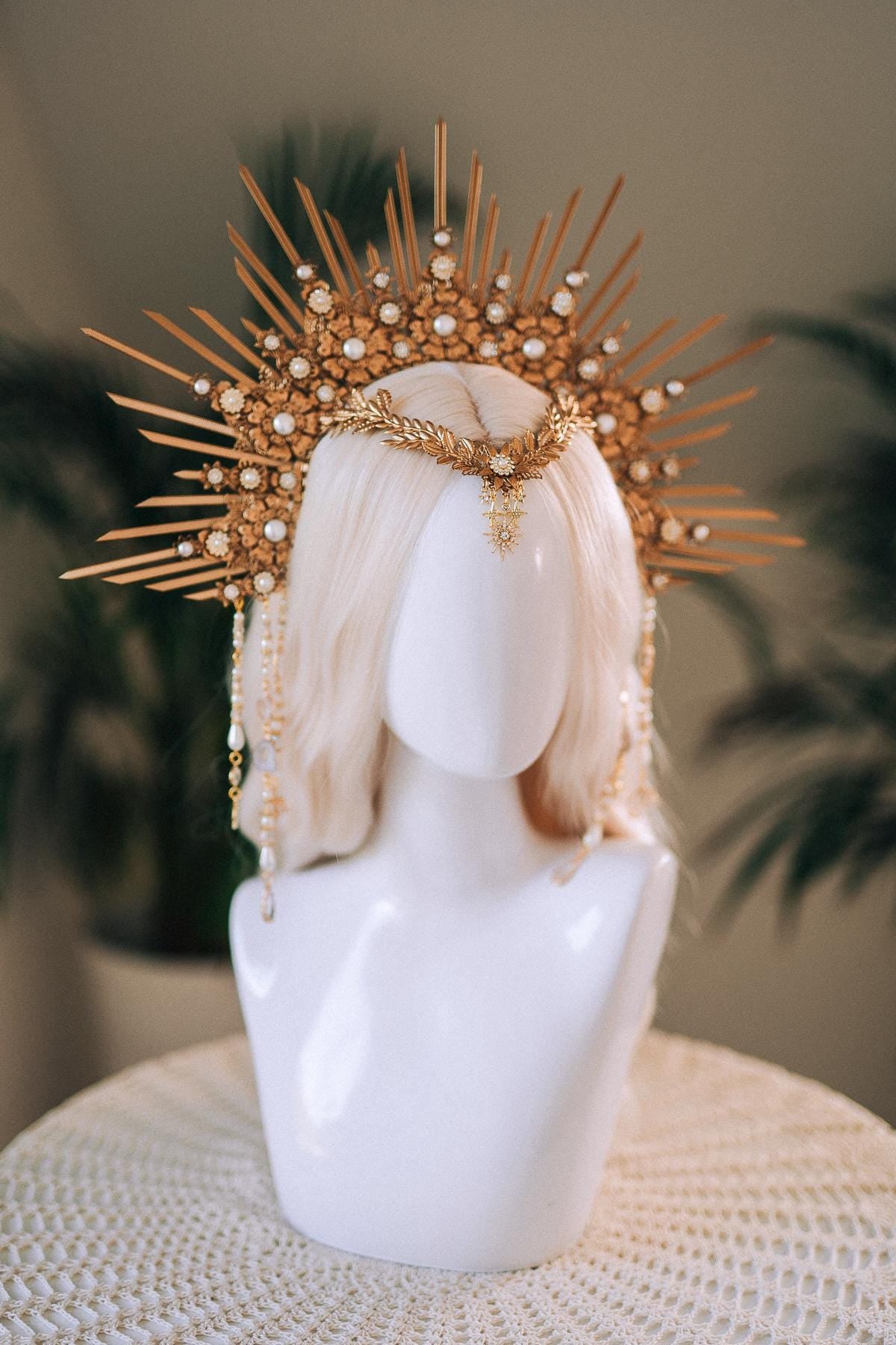 Radiant Sun Halo Crown, Gold Headpiece, Celestial Goddess Crown, Boho Festival Crown, Bridal Halo, Costume Headpiece, Divine Sun Crown